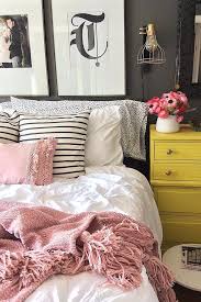 26 Gorgeous Summer Decor Finds At Homegoods And How Real People Styled Them Home Decor Bedroom Bedroom Diy Unique Home Decor
