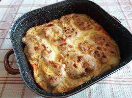 Adăugați puțin ulei și răspândiți condimentele pe suprafața cărnii, folosind o pensulă de silicon. Piept De Pui In Sos De SmantanÄ Usturoi Si Parmezan Gustoase Net