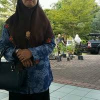 Keduanya memiliki definisi, pengertian dan ruang lingkup yang pengertian pasar uang adalah pertemuan dalam suatu pasar yang abstrak untuk memperoleh demand dan supply dana jangka pendek. Pasar Tani Pasir Gudang Pusat Bandar Pasir Gudang