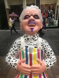 Walking about in Glasgow city Orr Wullie + art of wall