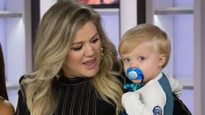 The singer, 39, shared a photo of herself with children river rose, 7, and remington alexander, 5, from a recent trip to disney world on instagram wednesday. Kelly Clarkson Opens Up About 4 Year Old Son S Hearing Issues Holding Him Back Developmentally Entertainment Tonight
