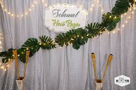 As it is one of the major celebration, malls and shopping centres never forget to pack some discount promotions and theme based decoration. Hari Raya Decorations
