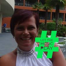 I am looking for a lively covers band for 11th October for a venue in Rhyl  9pm start please pm only with clips and fees