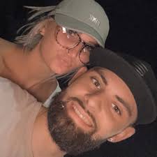 What to look for when buying a box truck for dock to dock delivery?