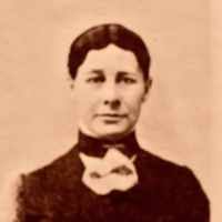 Louisa Barlow's Instagram, Twitter & Facebook