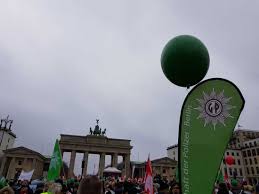 Nutzungsgenehmigungen anderer öffentlicher flächen müssen von den vereinen selbst eingeholt und im vorfeld der umsetzung des angebots dokumentiert werden. 2 52 Milliarden Euro Fur Inneres Und Sport Berliner Senat Setzt Schwerpunkte Im Doppelhaushalt 2020 21 Gewerkschaft Der Polizei