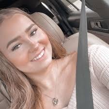 Alyssa Capps's Instagram, Twitter & Facebook