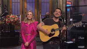 Unfortunately, the mumford & sons frontman is a little too eager to steal the spotlight from his wife. Deoxeytqovikym