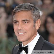 George clooney and his family were caught in the devastating floods and mudslides that hit northern italy, as they vacationed in their lake como home. Synchronsprecher Von George Clooney Buchen Media Paten Com