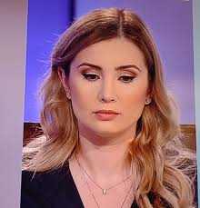 Liviu dragnea are o relație cu irina alexandra tănase (varsta 26 ani), iar diferența de vârstă nu reprezintă un obstacol pentru ei. Irina TÄnase Moment De DerutÄ In Direct LegÄtura Dintre Condamnarea Lui Liviu Dragnea Èi Coaja De LÄmaie Evenimentul Zilei
