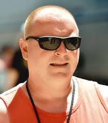 Douglas Kiser's Instagram, Twitter & Facebook