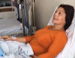 Alejandra guzmán empezó el 2020 con cirugía y ya se está recuperando lady meme 10 de enero de 2020 | 03:00 pm cst. Operan De Urgencia A Alejandra Guzman Canal 7 Slp Edicion 2020