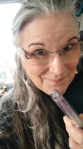 ein paar Kleinigkeiten will die Chefin Annette Ebert vom Musikhaus Lindau  noch richten. Hier für Euch ein schneller Clip, den ich fix mit dem...