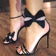 2019 Stiletto Ayakkabi Modelleri Siyah Yandan Fiyonk Aksesuarli Tasli Sivri Uclu Topuklar Stiletto Topuklu Sandalet
