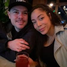 Tyler Pettis's Instagram, Twitter & Facebook