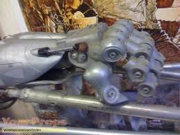 Annihilation and the animated series mortal kombat: Mortal Kombat Annihilation Jax S Robotic Arm On Stand Original Movie Prop