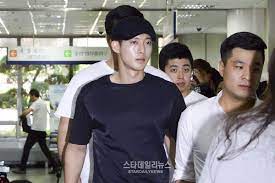 So happy to see hj and the kids together. Kim Hyun Joong Wins Court Battle Against Ex Girlfriend Soompi