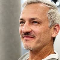 20+ "Daniel Henze" profiles