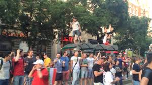 A címvédő a spanyol válogatott volt. Index Sport A Csoportkorok Utolso Napja Negy Meccs Negy Rangado Percrol Percre