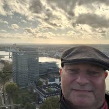 New chapter, new challenges- Hallo Köln! 👋🏻 Ich freue mich sehr, ab der  nächsten Saison für den 1. FC Köln zu spielen! Bis bald! ❤️🤍