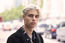 See the coolest modern and retro curtains hairstyles for men this hairstyle and its variations served as one of the common hairstyles that men would wear up through. 11 Trending Curtain Hairstyles Worth Looking At 2021 Update