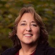 Carolyn Lorenz's Instagram, Twitter & Facebook