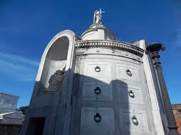 Peter cemetery, which does not exist anymore). Marie Laveau Und Der St Louis Cemetery No 1 In New Orleans