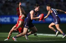 Join us at metricon stadium for gold coast suns v fremantle afl live scores as part of afl home and away. Geql1e1fat Uqm