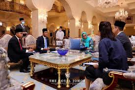 Kui külastate meie ingliskeelset versiooni ja soovite näha teiste keelte definitsioone yayasan sultan. Permaisuri Johor Kurniakan Elaun Bulanan