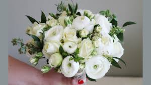 Faylapa rustic wedding bouquet burlap flower bouquets. Making A Bridal Bouquet Using Ranunculus Youtube