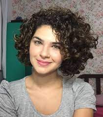 Short Curly Hairstyles For Round Faces Hairdosforcurlyhair With Images Curly Hair Styles Short Curly Hair Short Curly Hairstyles For Women