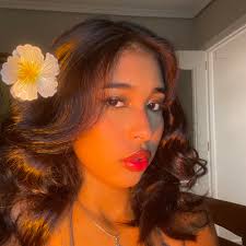 Bien hecho!!! Enséñale quién manda >:v/ Jajaja bueno hice este dibujo  porque se me ocurrió algo bien Perron!! Se imaginan que en un episodio lila  este molestando o insultando a marinette, y