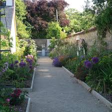 Moving On A New Home For Helen Dillon Ireland S Undisputed Queen Of Gardening Gardenista Garden Design Cottage Garden Garden Tours