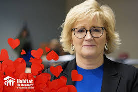 Laura Sutter's Instagram, Twitter & Facebook