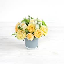 Why not bring a little spring to your home with a bouquet of fresh flowers? Chicago Flower Florists Chicago Illinois