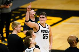 Queta nasceu no barreiro a 13 de julho de 1999, aos 10 anos começou a praticar basquetebol no f.c. Big Men Iowa S Luka Garza And Utah State S Neemias Queta Participate In Sixers Predraft Workout