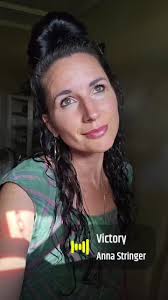 Anna Stringer's Instagram, Twitter & Facebook