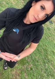 Kayla Levan's Instagram, Twitter & Facebook