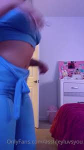 Badlilshego Twerks Before Bedtime | PimpBunny