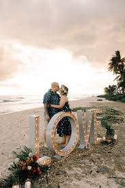 Love Light Wedding Sign Aloha Picnics Puuloa Beach Park Hawaii Vow Renewal By Oahu Wedding Photographer De Vow Renewal Beach Wedding Renewal Vows Vow Renewal