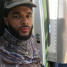 Can someone pick up two couches from the Lakeland area?