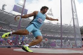 The discus throw, also known as disc throw, is a track and field event in which an athlete throws a heavy disc—called a discus—in an attempt to mark a farther distance than their competitors. Que Es Lanzamiento De Disco Significado Concepto Definicion