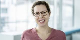 Anna Schroll's Instagram, Twitter & Facebook