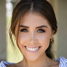 Sarah Bourke's Instagram, Twitter & Facebook