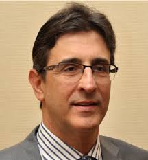 Dr. David Rubem Azulay concede entrevista ao Surgical & Cosmetic  Dermatology -