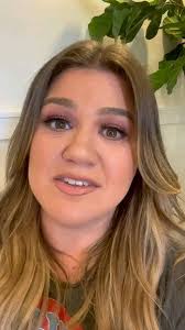 Kelly Clarkson's Emotional Post
