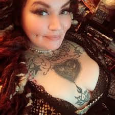 When feeding crickets do ya'll just dump them in their cage?