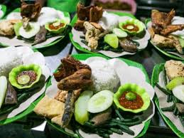 Suasana warung által készített kép erről: Warung Sego Pecel Mbok Sarti Banyuwangi Regency East Java Ayam Kesrut Makanan Khas Suku Using Banyuwangi Surya 63 Of 123 Restaurants In Banyuwangi