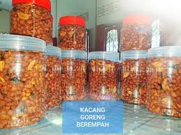 Boleh goreng kacang tanah bersama sedikit minyak dan ditumbuk dengan kulitnya sehingga separuh halus. Kacang Goreng Berempah Posts Facebook