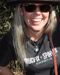 Glenda Deshon's Instagram, Twitter & Facebook